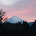 箱根湯宿　然-ZEN-の客室から見える黄昏の富士山